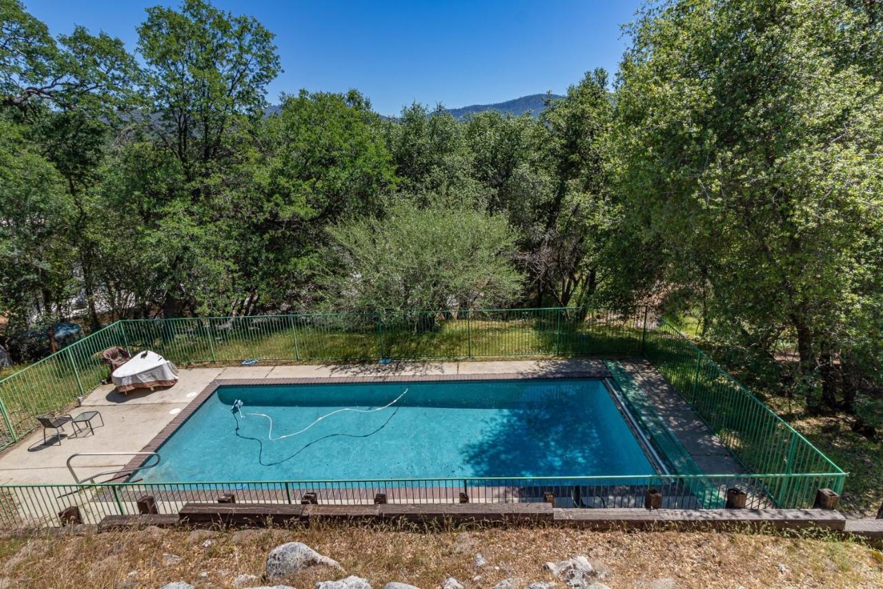 オークハースト Hodges Hill Yosemite Houseヴィラ エクステリア 写真