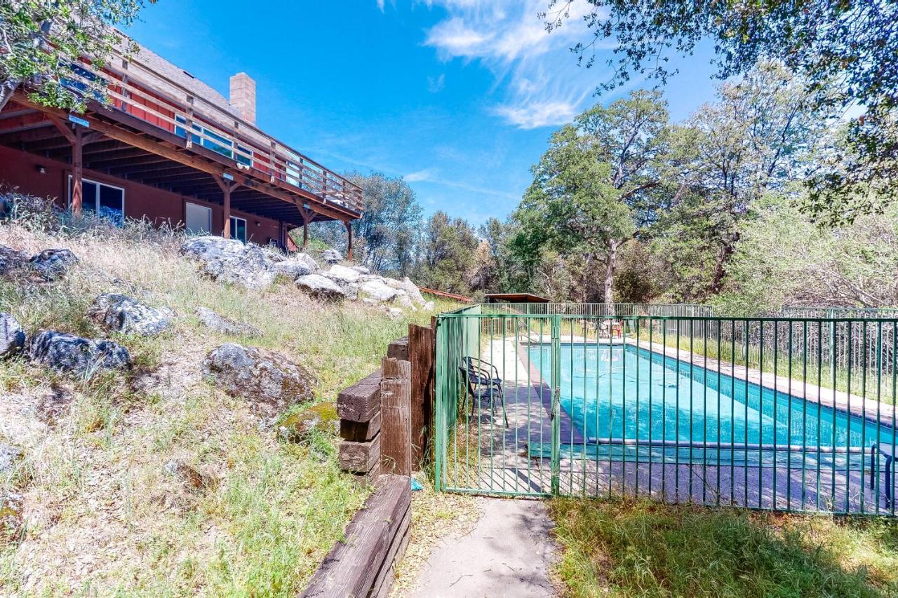 オークハースト Hodges Hill Yosemite Houseヴィラ エクステリア 写真